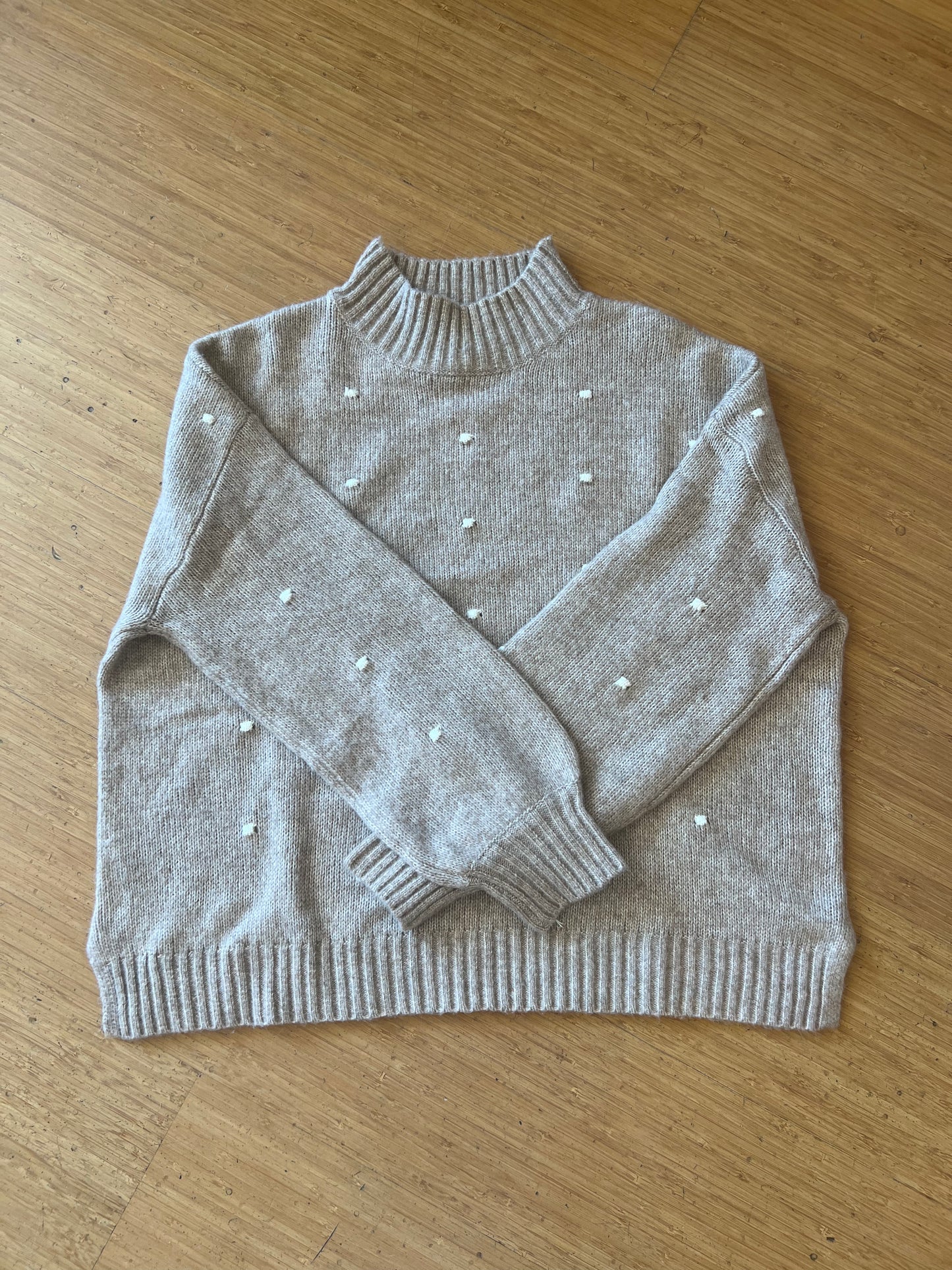 NOVIE POM POM SWEATER