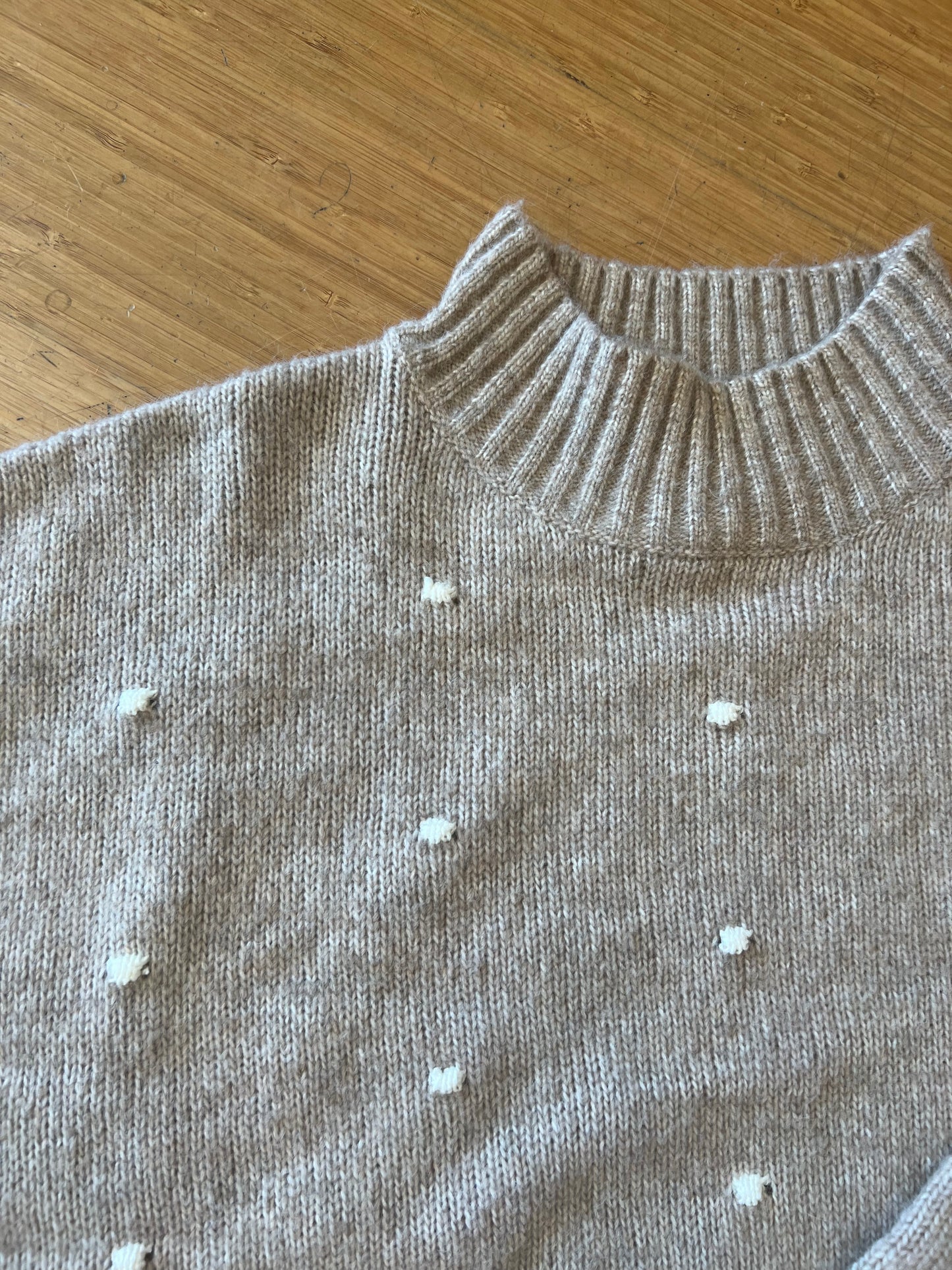 NOVIE POM POM SWEATER