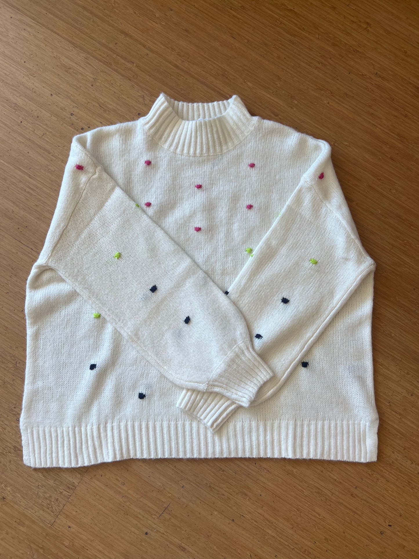 NOVIE POM POM SWEATER