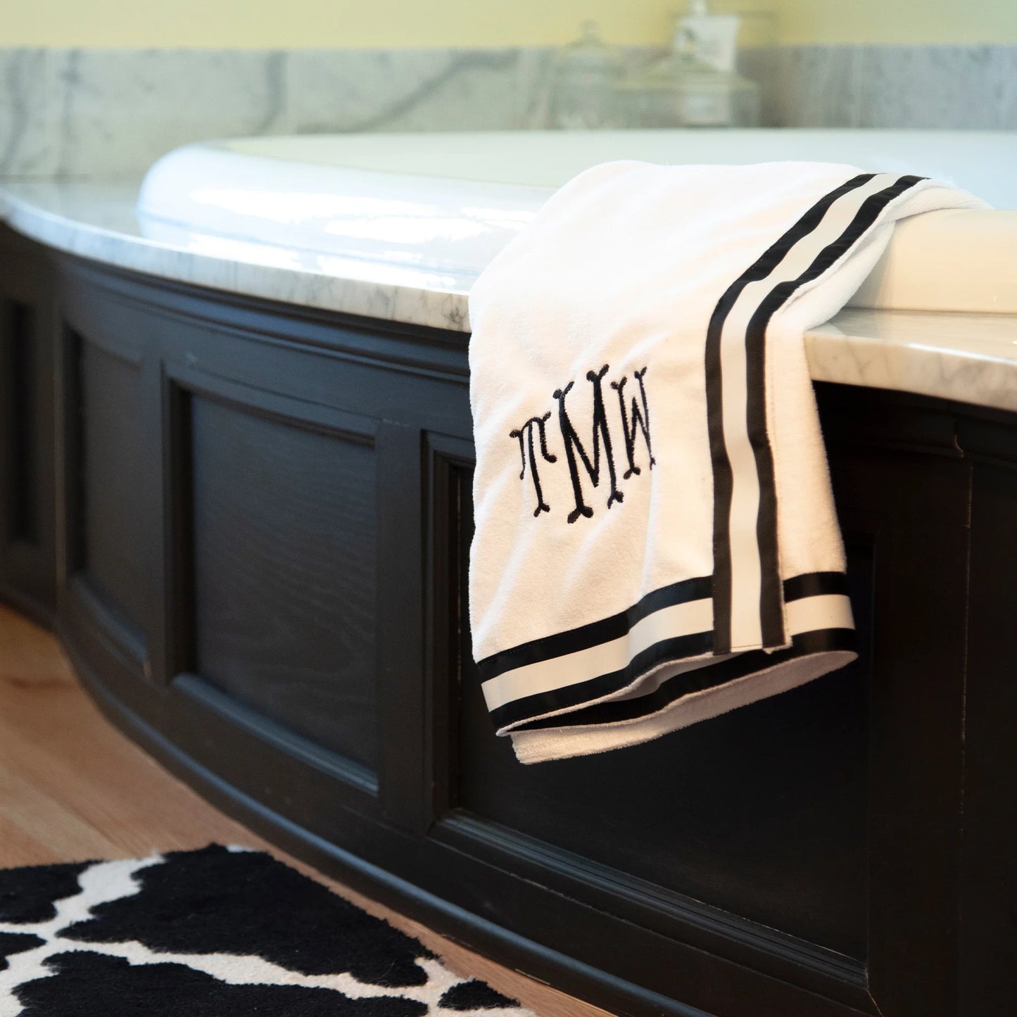 BLACK & WHITE TOWEL WRAP